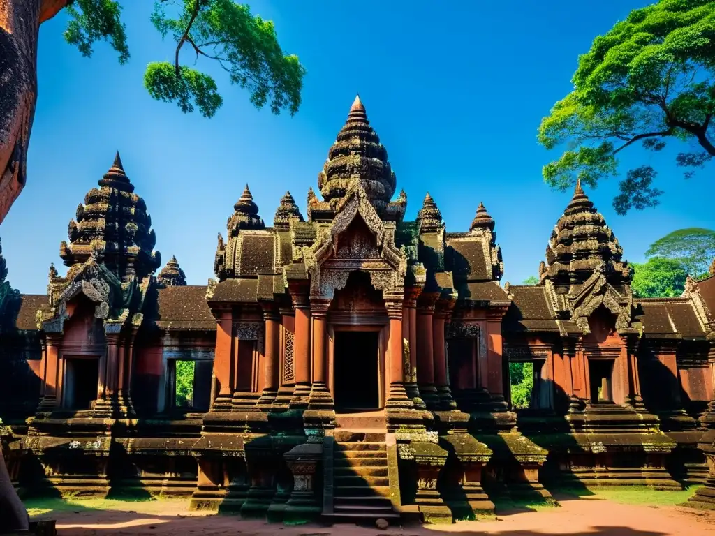 Explora la belleza ancestral de los templos de Banteay Srei, en medio de exuberante naturaleza