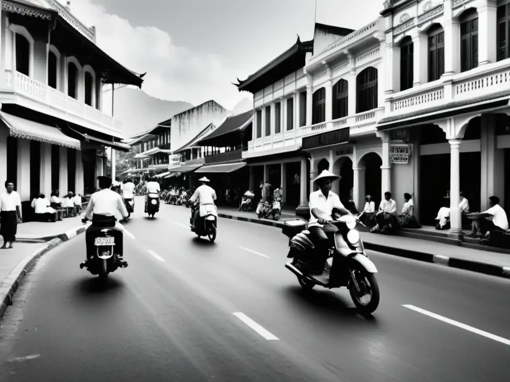 Visión del Indochina colonial en El Amante: Calle bulliciosa con arquitectura colonial francesa y locales en trajes tradicionales