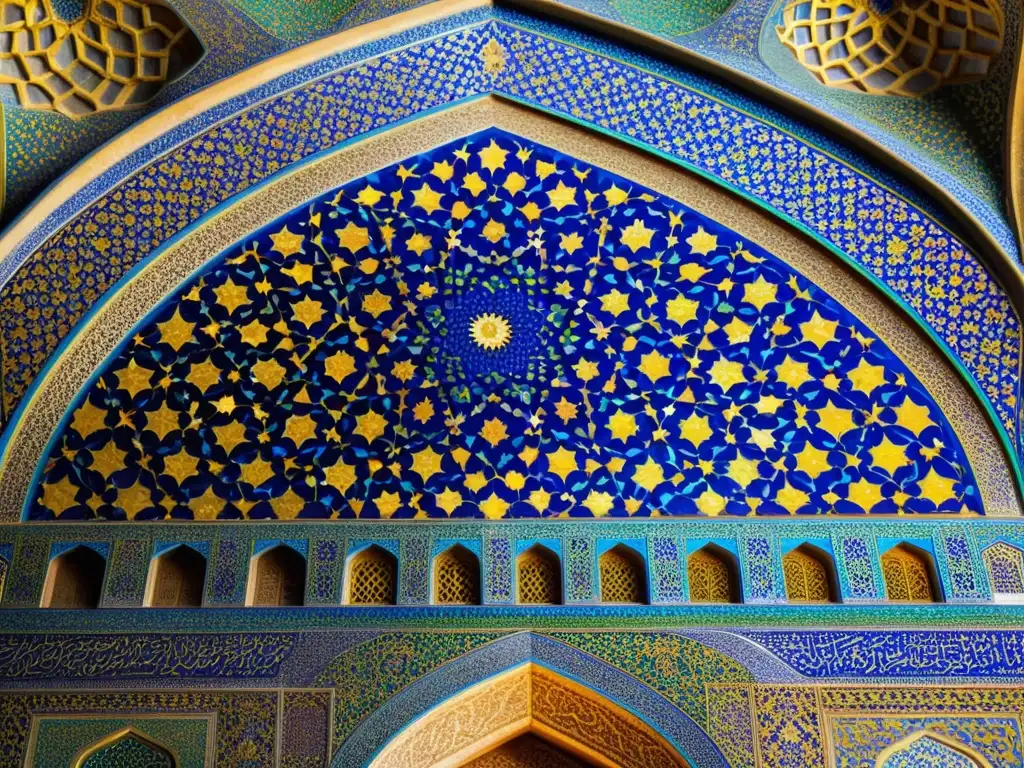 Detalle de los patrones geométricos en el arte islámico de la Mezquita Sheikh Lotfollah en Isfahán, Irán