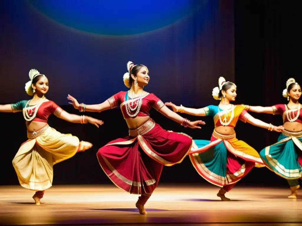 Espectáculo divino de danza clásica India Odissi, con danzantes expresando filosofía y poesía a través de movimientos y gestos